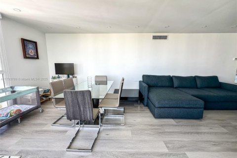 Condominio en venta en Aventura, Florida, 2 dormitorios, 107.12 m2 № 1935958 - foto 14