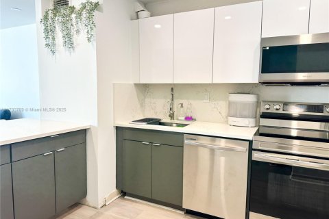 Condominio en venta en Aventura, Florida, 2 dormitorios, 107.12 m2 № 1935958 - foto 7