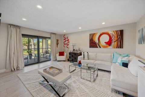 Condominio en West Palm Beach, Florida, 2 dormitorios  № 2193371