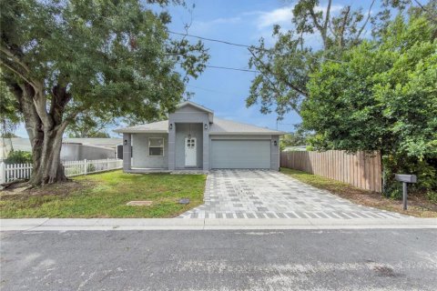 Villa ou maison à Tampa, Floride 3 chambres, 144.65 m2 № 2400441