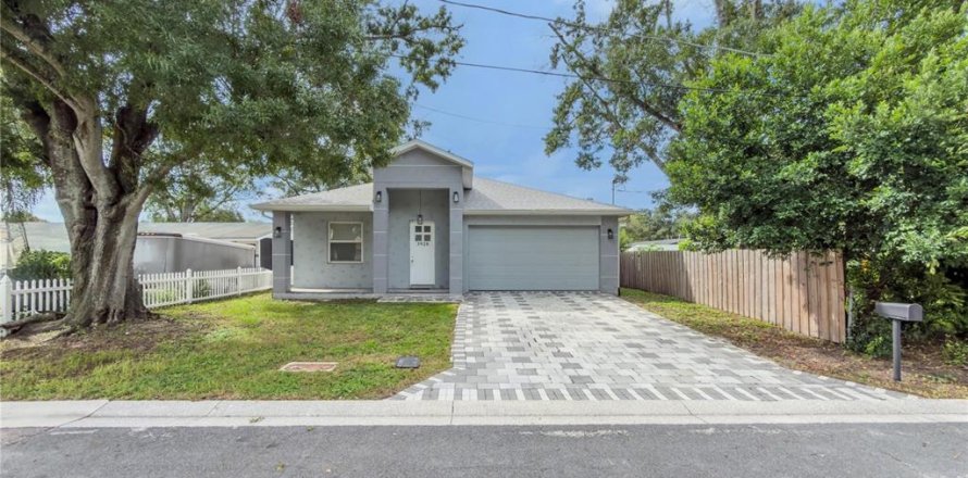 Villa ou maison à Tampa, Floride 3 chambres, 144.65 m2 № 2400441