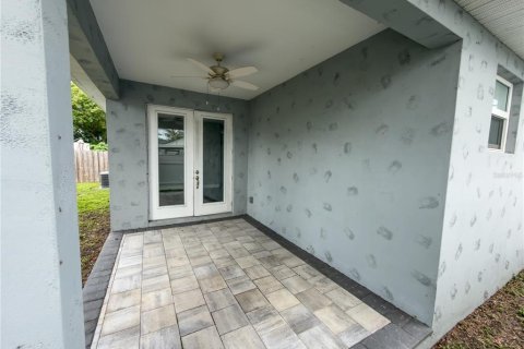 Villa ou maison à vendre à Tampa, Floride: 3 chambres, 144.65 m2 № 2400441 - photo 10
