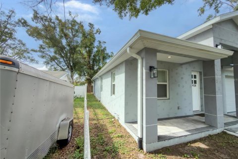 Villa ou maison à vendre à Tampa, Floride: 3 chambres, 144.65 m2 № 2400441 - photo 5