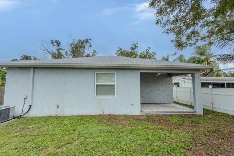 Villa ou maison à vendre à Tampa, Floride: 3 chambres, 144.65 m2 № 2400441 - photo 6