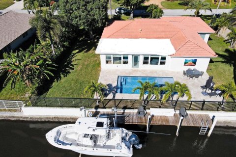 Villa ou maison à vendre à Ocean Ridge, Floride: 3 chambres, 161.84 m2 № 1224709 - photo 1