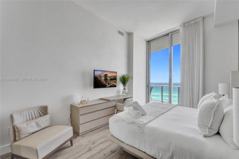Condo in Hollywood, Florida, 1 bedroom № 2026460 - photo 4