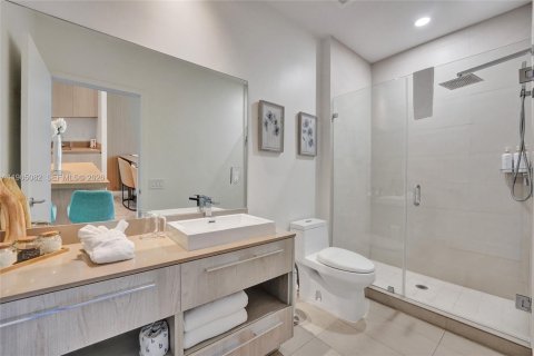 Condo in Hollywood, Florida, 1 bedroom № 2026460 - photo 10
