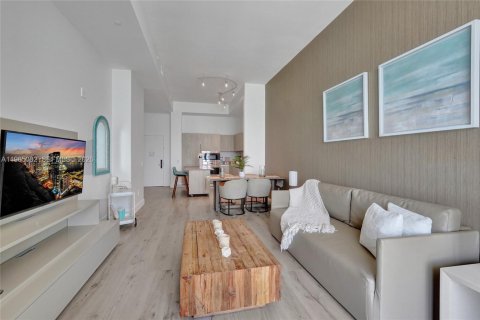 Condo in Hollywood, Florida, 1 bedroom № 2026460 - photo 25