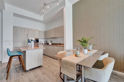 Condo in Hollywood, Florida, 1 bedroom № 2026460 - photo 20