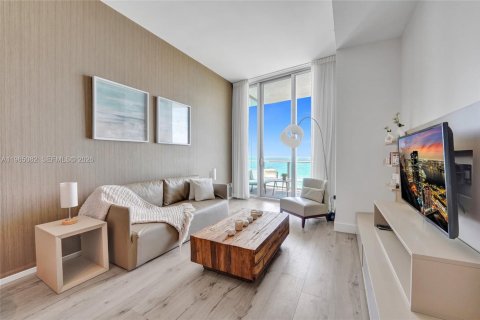 Condo in Hollywood, Florida, 1 bedroom № 2026460 - photo 23