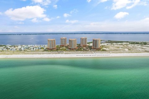 Condo in Pensacola Beach, Florida, 2 bedrooms  № 559572 - photo 1