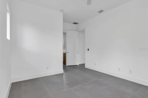 House in Port Charlotte, Florida 3 bedrooms, 170.1 sq.m. № 2232993 - photo 16