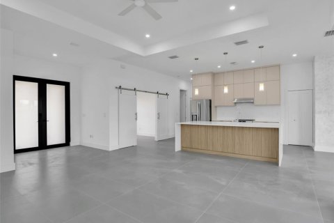 House in Port Charlotte, Florida 3 bedrooms, 170.1 sq.m. № 2232993 - photo 5