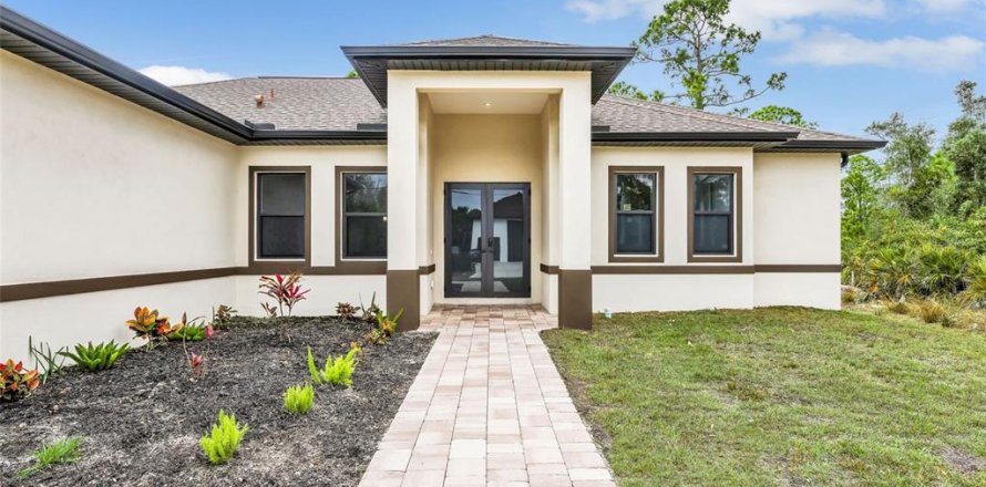 House in Port Charlotte, Florida 3 bedrooms, 170.1 sq.m. № 2232993