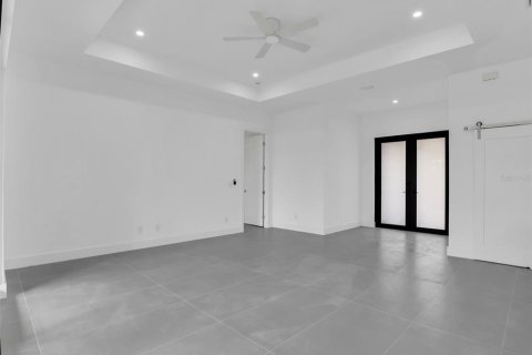 House in Port Charlotte, Florida 3 bedrooms, 170.1 sq.m. № 2232993 - photo 7