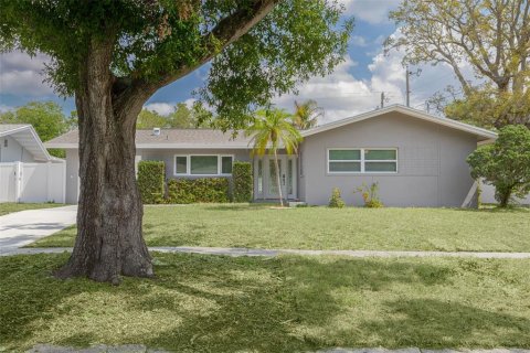 Casa en venta en Clearwater, Florida, 3 dormitorios, 138.42 m2 № 1679189 - foto 3