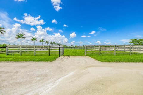 Apartment in Wellington, Florida 4 rooms, 65.03 sq.m. № 2190531 - photo 15