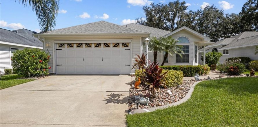 House in Avon Park, Florida 2 bedrooms, 146.23 sq.m. № 1885604