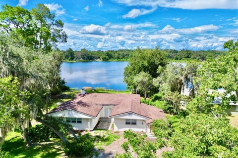 House in Hawthorne, Florida 3 bedrooms, 158.96 sq.m. № 1873463 - photo 1