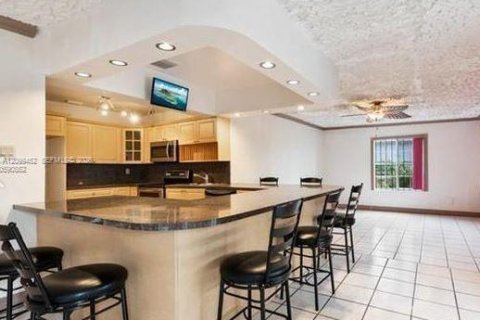 Villa ou maison à louer à Miami Gardens, Floride: 3 chambres, 160.26 m2 № 2397703 - photo 6