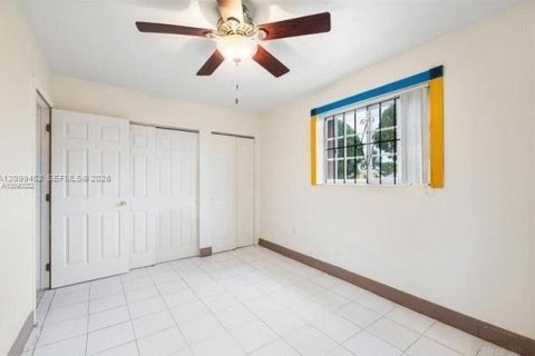 Villa ou maison à louer à Miami Gardens, Floride: 3 chambres, 160.26 m2 № 2397703 - photo 8