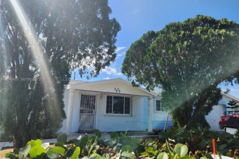 Villa ou maison à louer à Miami Gardens, Floride: 3 chambres, 160.26 m2 № 2397703 - photo 12