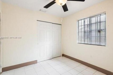 Villa ou maison à louer à Miami Gardens, Floride: 3 chambres, 160.26 m2 № 2397703 - photo 9
