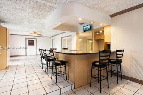 Villa ou maison à louer à Miami Gardens, Floride: 3 chambres, 160.26 m2 № 2397703 - photo 7