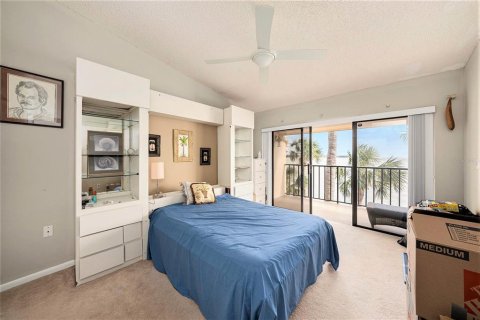Condo in Saint Petersburg, Florida, 2 bedrooms  № 1560423 - photo 14