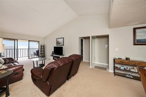 Condo in Saint Petersburg, Florida, 2 bedrooms  № 1560423 - photo 4