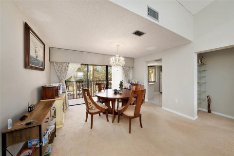 Condo in Saint Petersburg, Florida, 2 bedrooms  № 1560423 - photo 9