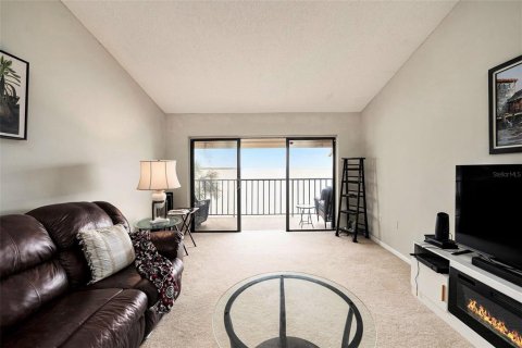 Condo in Saint Petersburg, Florida, 2 bedrooms  № 1560423 - photo 8