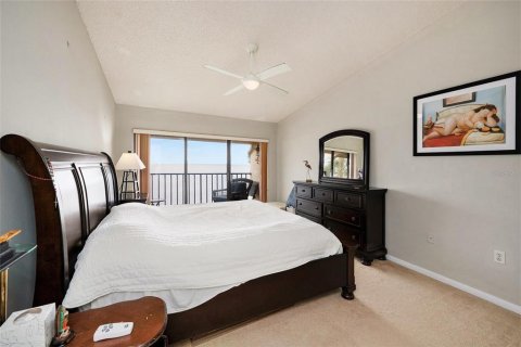 Condo in Saint Petersburg, Florida, 2 bedrooms  № 1560423 - photo 12