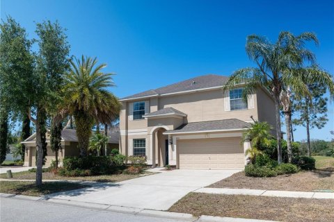 House in Hudson, Florida 4 bedrooms, 226.77 sq.m. № 1899258 - photo 1