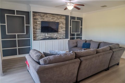 House in Hudson, Florida 4 bedrooms, 226.77 sq.m. № 1899258 - photo 7