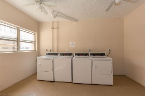 Condominio en venta en Sunny Isles Beach, Florida, 2 dormitorios, 81.48 m2 № 1958575 - foto 16