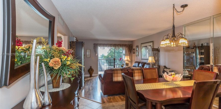 Condominio en Sunny Isles Beach, Florida, 2 dormitorios  № 1958575