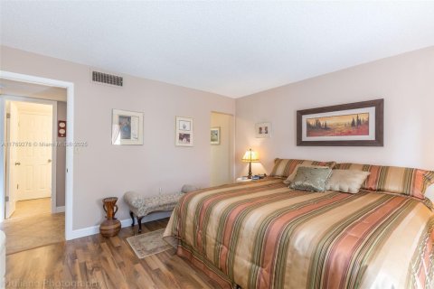 Condominio en venta en Sunny Isles Beach, Florida, 2 dormitorios, 81.48 m2 № 1958575 - foto 10