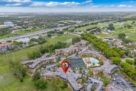 Copropriété à vendre à Miami Lakes, Floride: 2 chambres, 94.76 m2 № 1989931 - photo 30