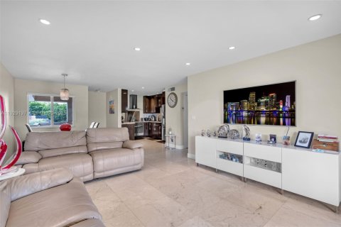 Copropriété à vendre à Miami Lakes, Floride: 2 chambres, 94.76 m2 № 1989931 - photo 9