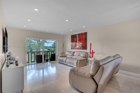 Copropriété à vendre à Miami Lakes, Floride: 2 chambres, 94.76 m2 № 1989931 - photo 7