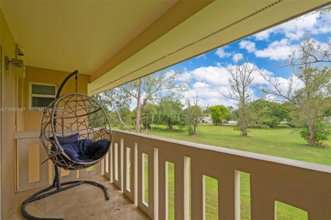 Copropriété à vendre à Miami Lakes, Floride: 2 chambres, 94.76 m2 № 1989931 - photo 21