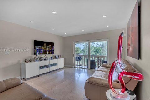 Copropriété à vendre à Miami Lakes, Floride: 2 chambres, 94.76 m2 № 1989931 - photo 8