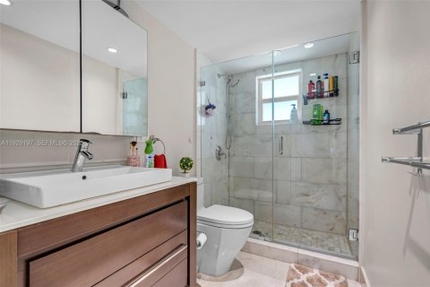 Copropriété à vendre à Miami Lakes, Floride: 2 chambres, 94.76 m2 № 1989931 - photo 11