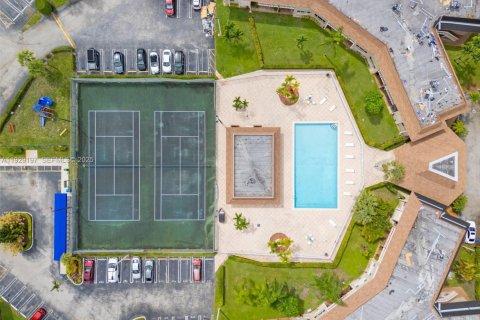 Copropriété à vendre à Miami Lakes, Floride: 2 chambres, 94.76 m2 № 1989931 - photo 23