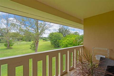 Copropriété à vendre à Miami Lakes, Floride: 2 chambres, 94.76 m2 № 1989931 - photo 20