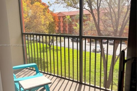 Condominio en venta en Pembroke Pines, Florida, 2 dormitorios, 105.63 m2 № 2057389 - foto 22