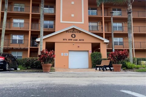 Condominio en Pembroke Pines, Florida, 2 dormitorios  № 2057389