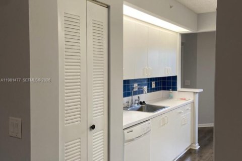 Condominio en venta en Pembroke Pines, Florida, 2 dormitorios, 105.63 m2 № 2057389 - foto 3