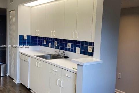 Condominio en venta en Pembroke Pines, Florida, 2 dormitorios, 105.63 m2 № 2057389 - foto 4